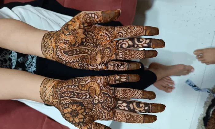 Harshi Mehendi Artist